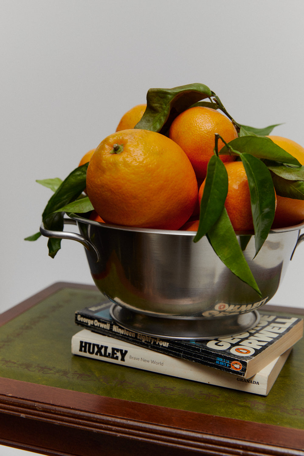 Orange_Society_by_NinaPetrova_04.jpg